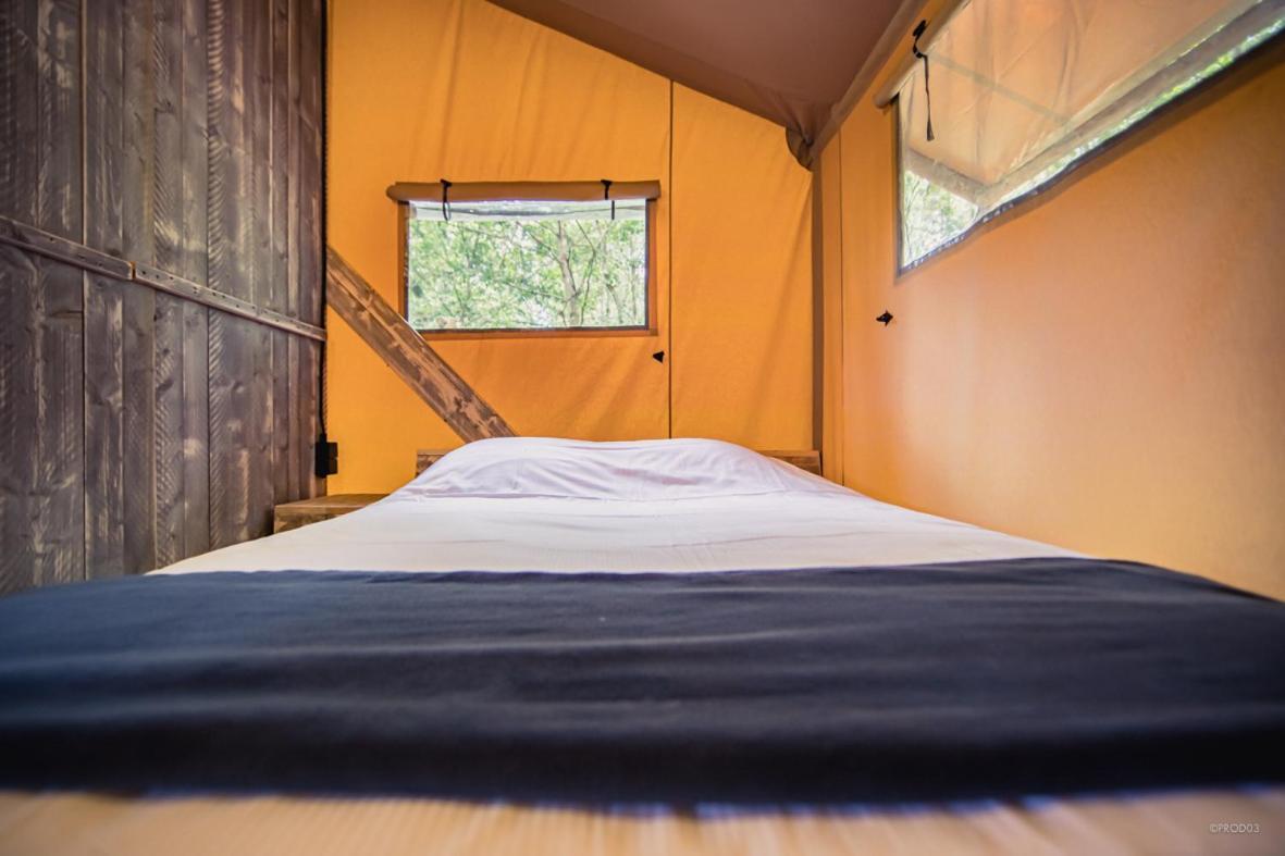 Tente Lodge Jacuzzi Privatif En Pleine Nature Thiel-sur-Acolin Eksteriør bilde