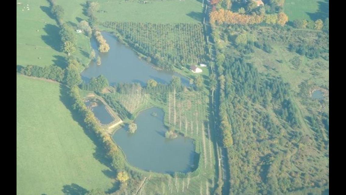 Tente Lodge Jacuzzi Privatif En Pleine Nature Thiel-sur-Acolin Eksteriør bilde